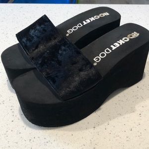 Rocket dog platform slides